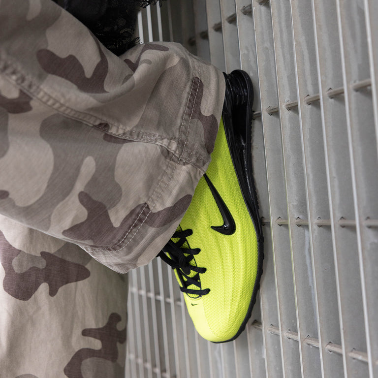 Nike Wmns Shox Z onfeet