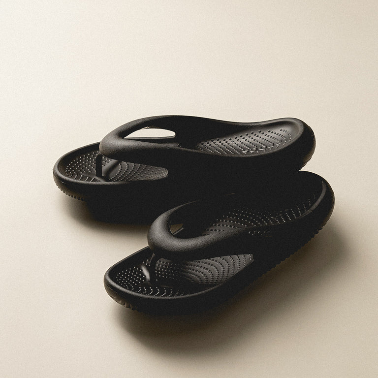 Crocs flip flops online new arrivals