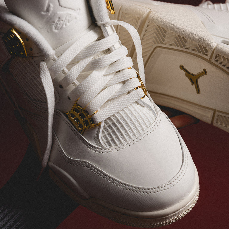 Nike Wmns Air Jordan 4 Retro *Metallic Gold* onfeet
