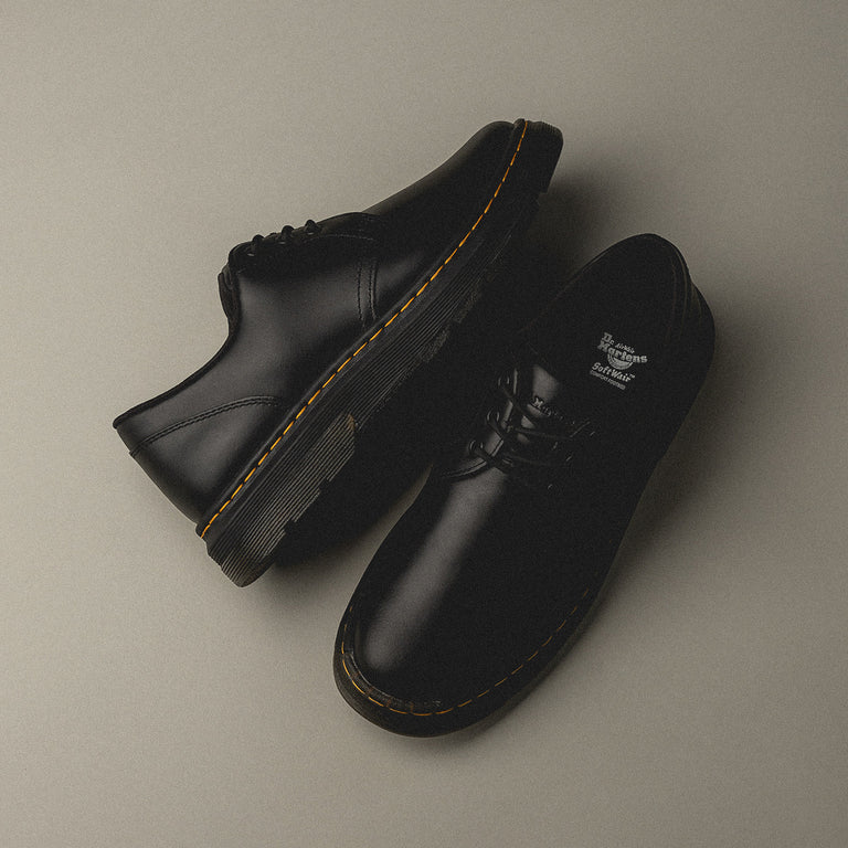 Dr. Martens Crewson Lo onfeet