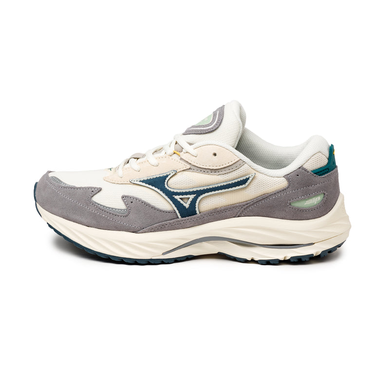 Mizuno Wave Rider Beta onfeet