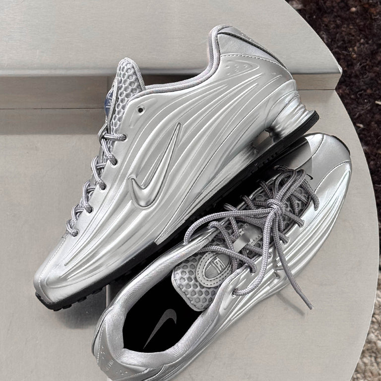 Nike Wmns Shox Z onfeet