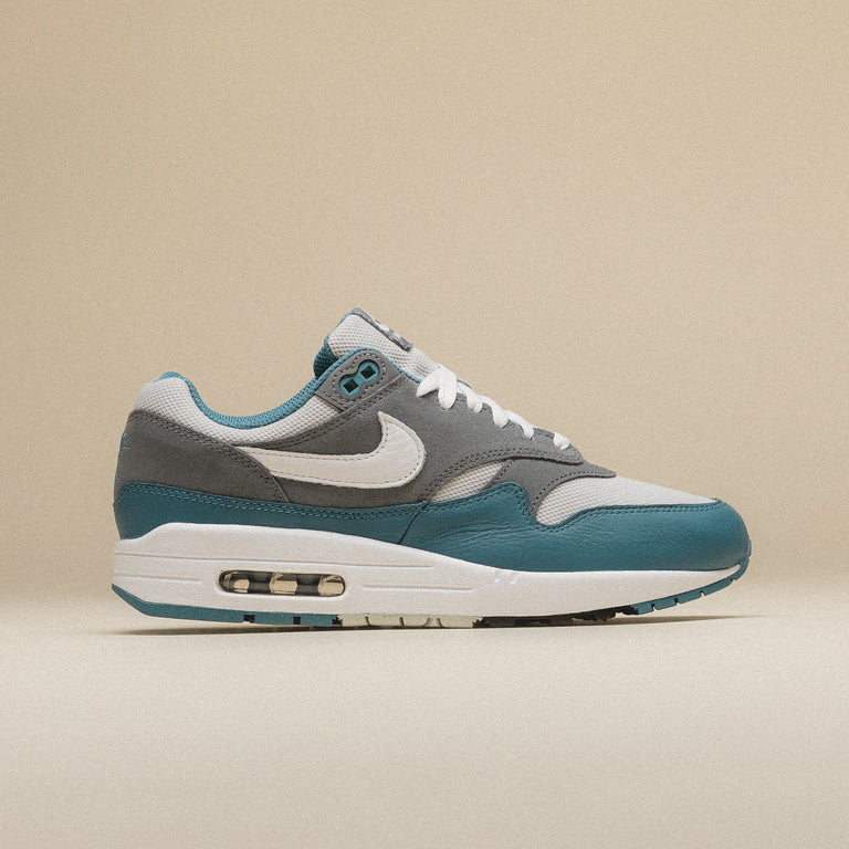 Nike Air Max 1 SC *Noise Aqua* onfeet
