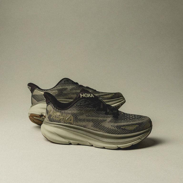 Hoka One One Clifton 9 onfeet