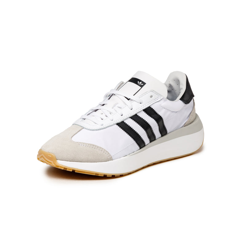 Adidas Country XLG onfeet