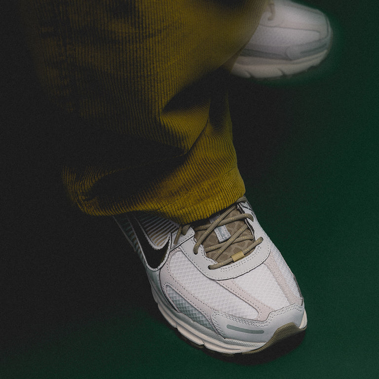 Nike Zoom Vomero 5 onfeet