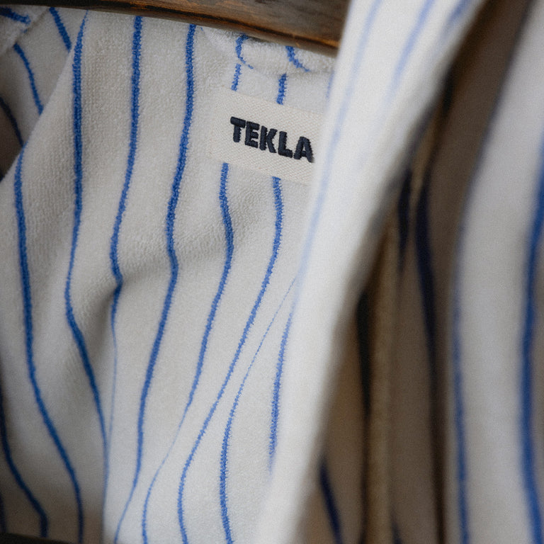 Tekla Hooded Bathrobe onfeet