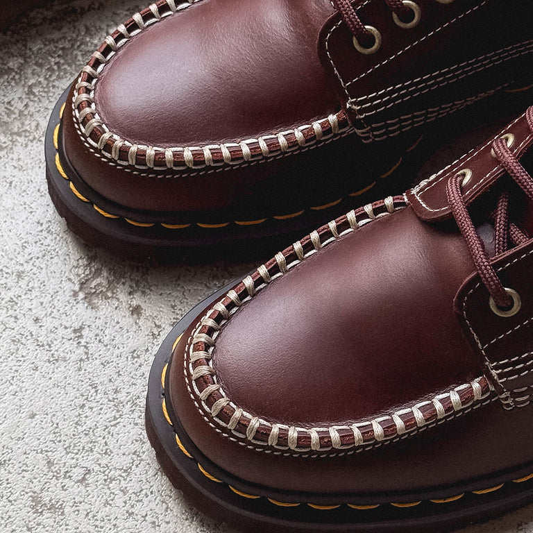 Dr. Martens Lowell Chukka onfeet