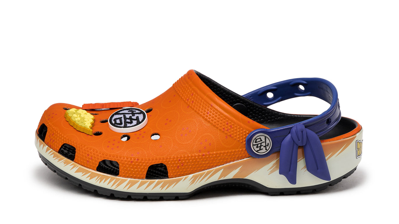 【CROCS】 DRAGON BALL Z CLASSIC CROCS★兼用 Dragon Ball Z x Crocs Classic Clog Channels Goku's Iconic