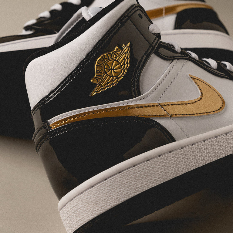 Nike Air Jordan 1 Mid SE onfeet