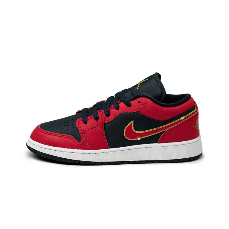 abc4f61f57f149cbad448c1c9734b9a73b9c6b43 FQ7380 400 Nike Air Jordan 1 Low SE GS Armory Navy Sport Red Metallic Gold os 1 768x768