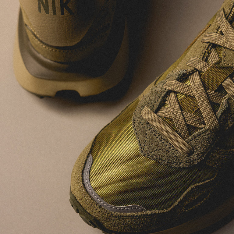Nike Wmns Phoenix Waffle onfeet