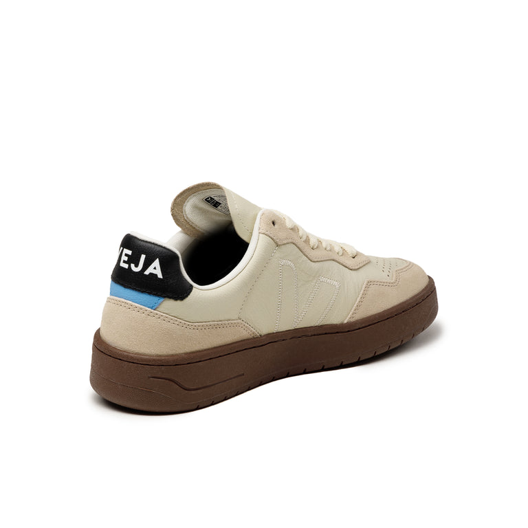 Veja x Centre Commercial V-90 W