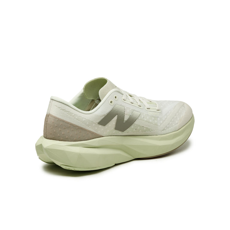 New Balance FuelCell Rebel v4 onfeet