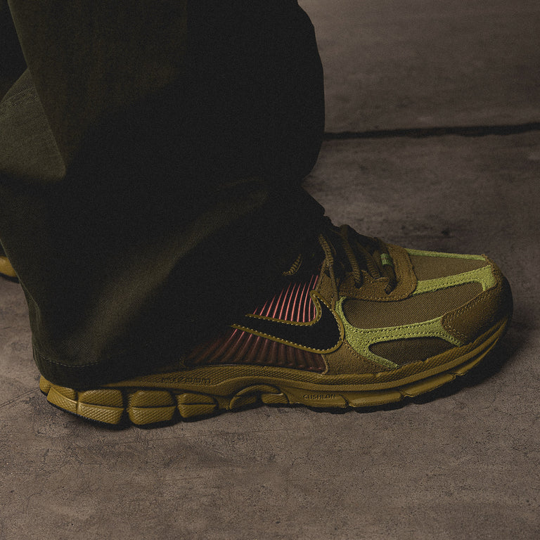 Nike Zoom Vomero 5 onfeet
