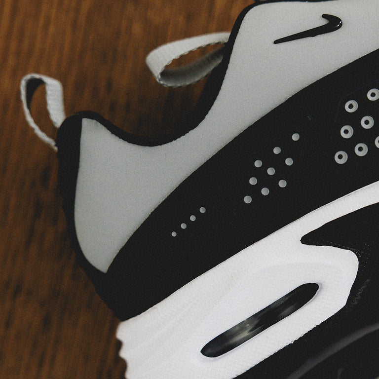 Nike Wmns Air Max SNDR onfeet