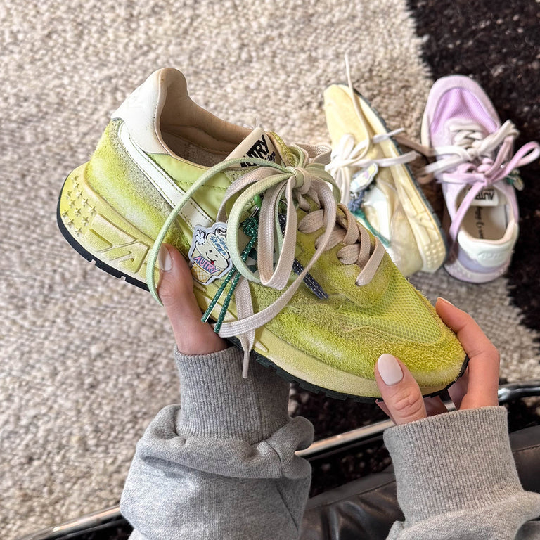 Autry Reelwind Low W *Super Vintage* *Colorful YS* onfeet