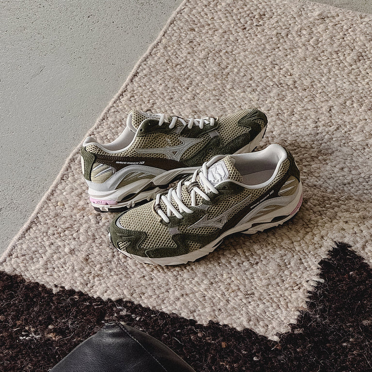 Mizuno Wave Rider 10 Premium onfeet