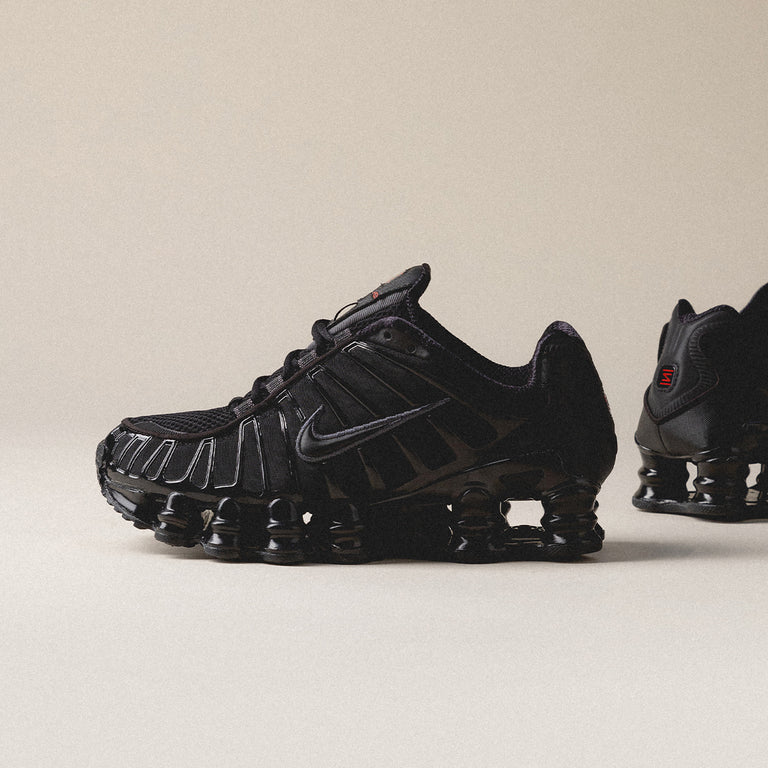 Nike Wmns Shox – buy at Asphaltgold Online Store!