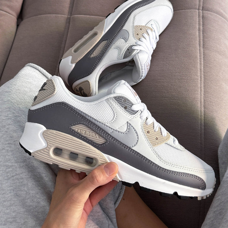 Nike Wmns Air Max 90 onfeet