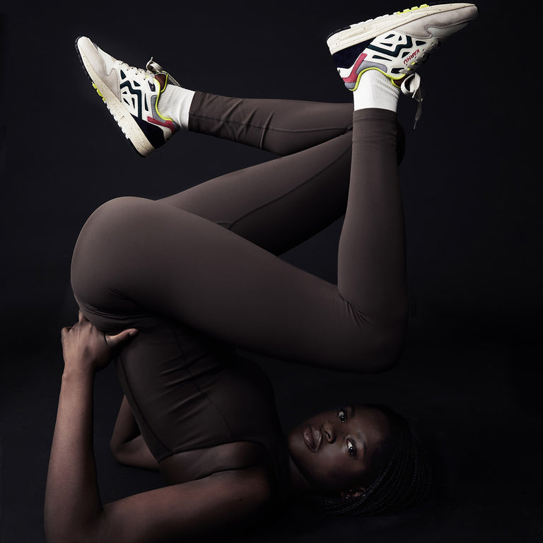 Karhu Legacy 96 *Flow State* onfeet