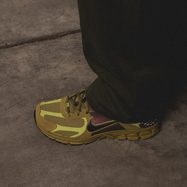 Nike Zoom Vomero 5 onfeet