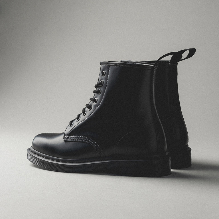 Dr. Martens 1460 *Mono* onfeet