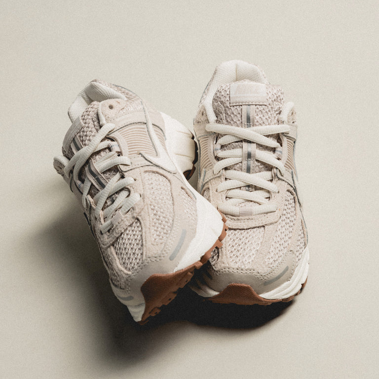 Nike Wmns Zoom Vomero 5 onfeet