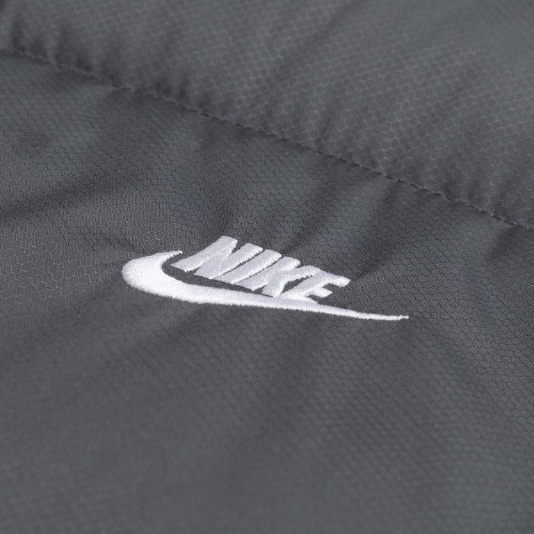 Nike Club Water Repellent Puffer Vest