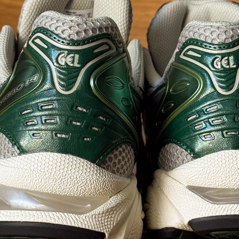 Asics GEL-Kayano 14 onfeet