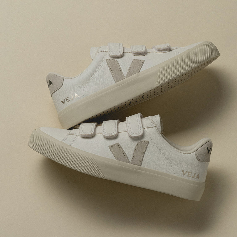 Veja Recife W Logo onfeet