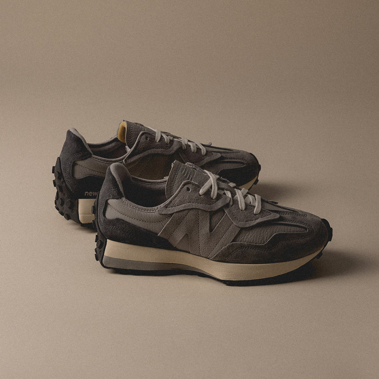 New Balance U327WGC *Grey Days* onfeet