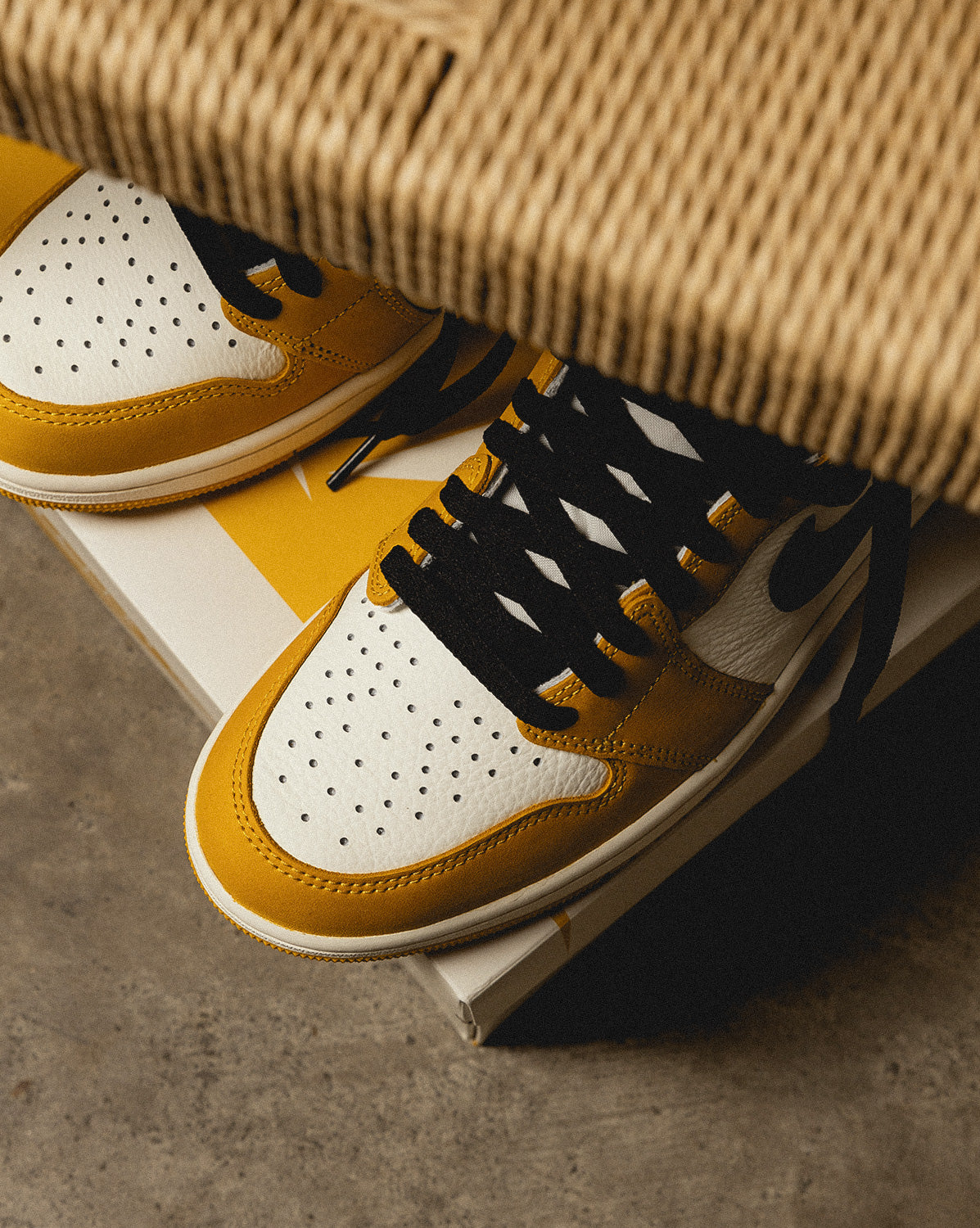 jordan 1 retro mid yellow black