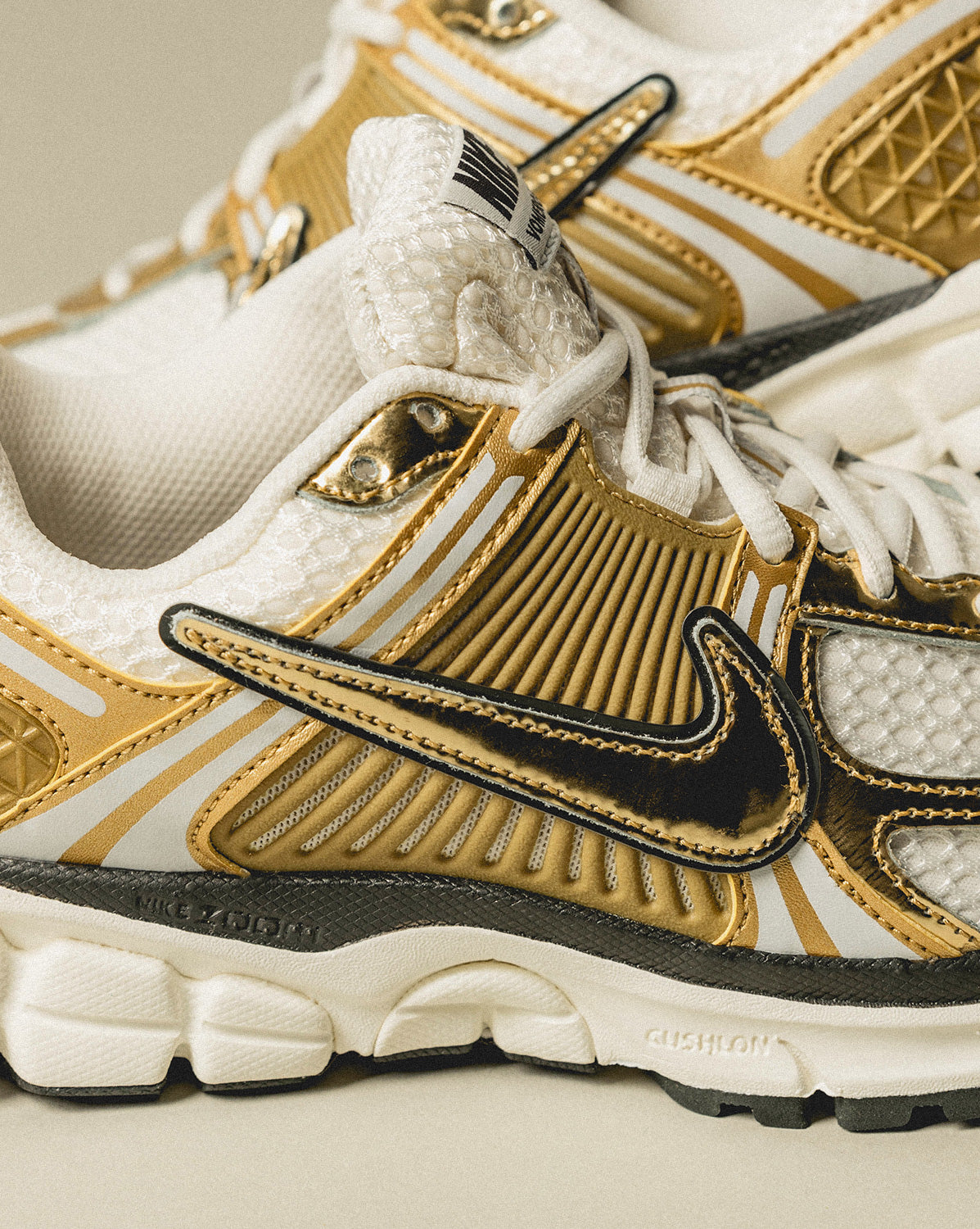 Nike Wmns Zoom Vomero 5 Sneaker » Buy online now!