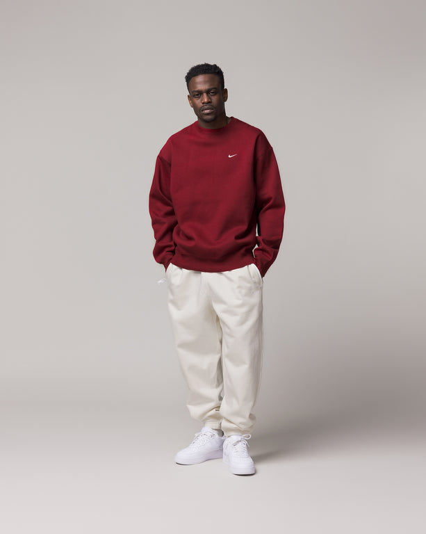 Nike crew neck sweater red on sale