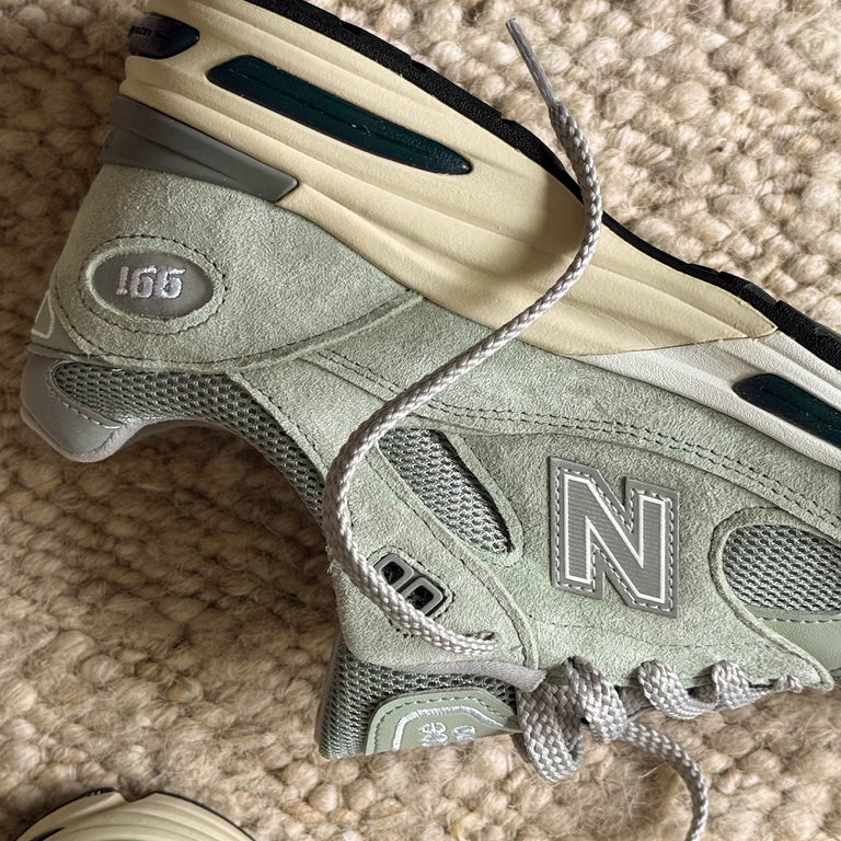 New Balance 991 v2 *Made in England* onfeet