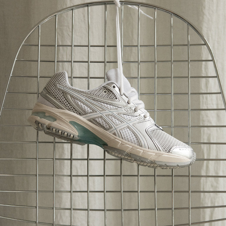 Asics GEL-DS Trainer 14 onfeet