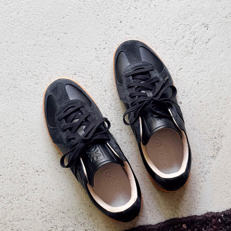 Adidas	BW Army onfeet