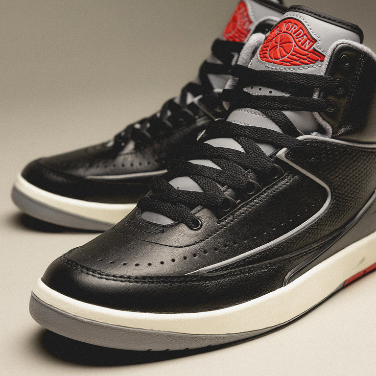 Black red retro 2 outlet