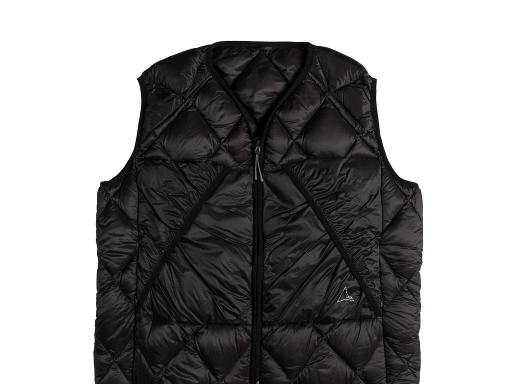 りんご　DOWN VEST ブラック Black Veilance Conduit Down Vest | SVD
