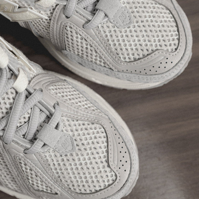 New Balance M1906RGR *Grey Days* onfeet