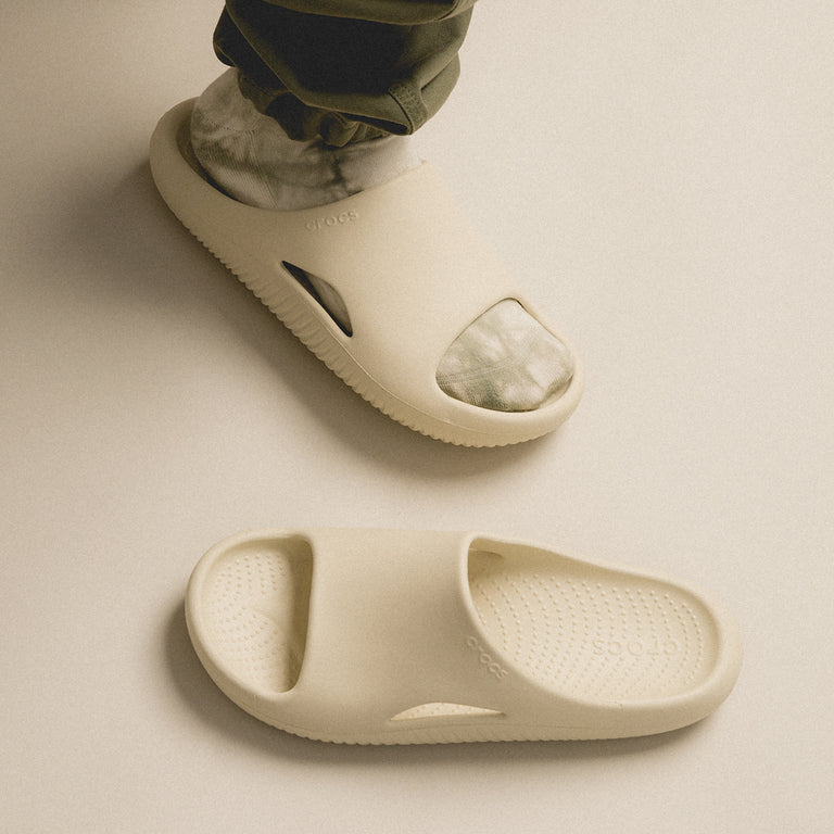 Crocs Mellow Slide onfeet