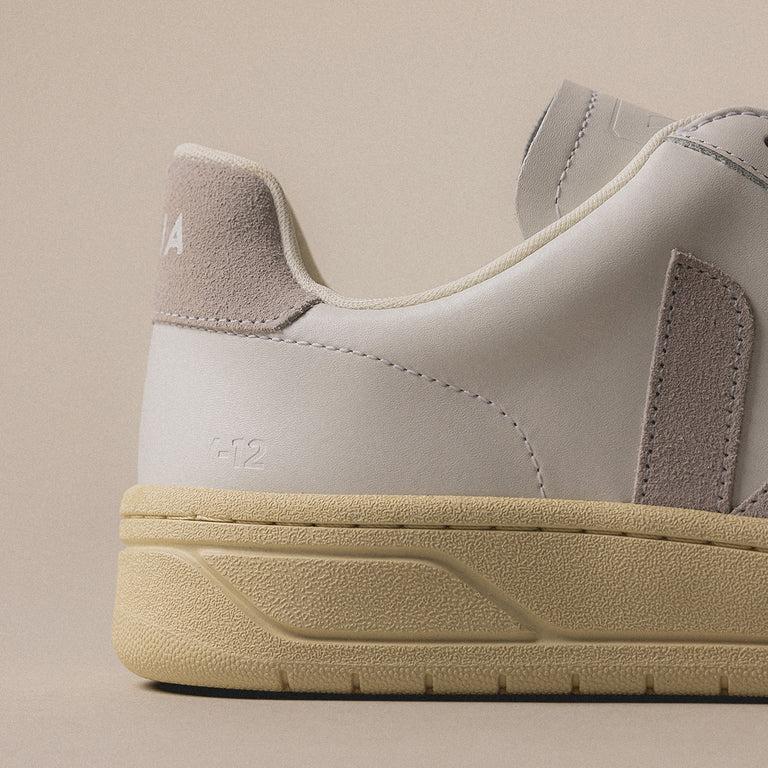 Veja V-12 Leather W onfeet