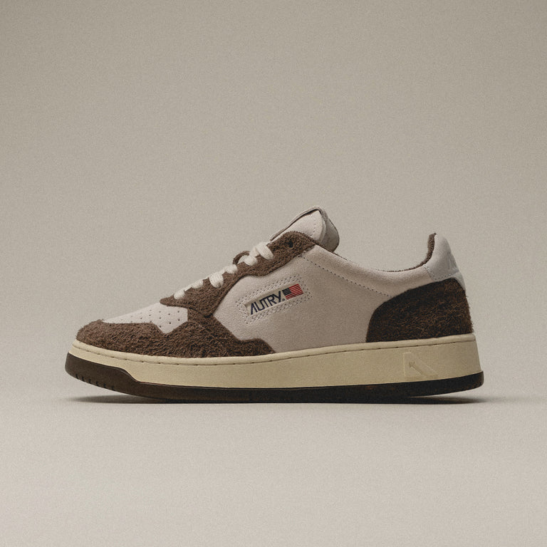 Autry Medalist *Suede / Long Suede* onfeet