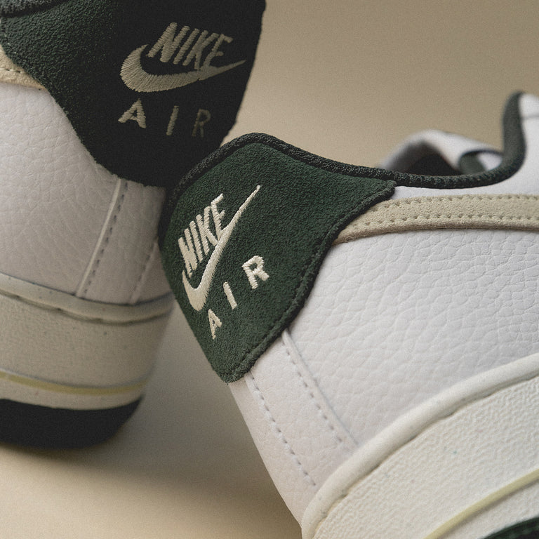 Nike Air Force 1 '07 LV8 onfeet