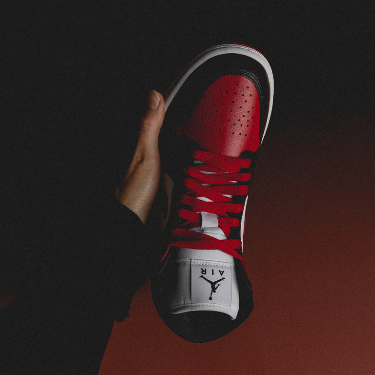 Nike Wmns Air Jordan 1 Mid *Bred Toe* onfeet
