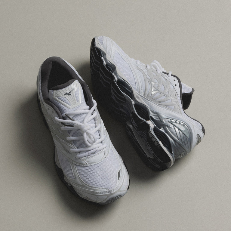 Mizuno Wave Prophecy LS onfeet
