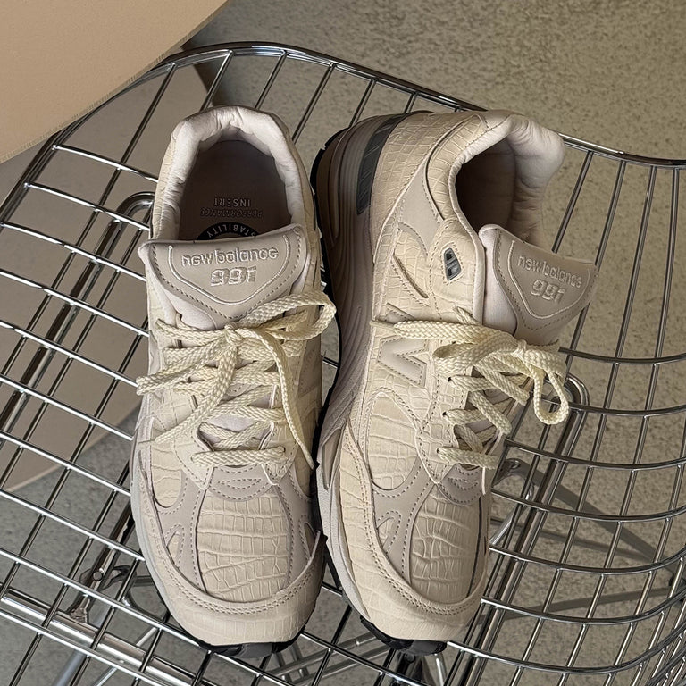 New Balance 991 v1 *Made in England* onfeet