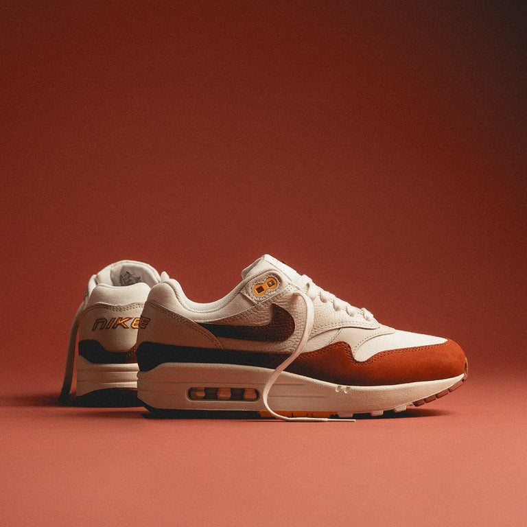 Nike Wmns Air Max 1 LX – buy now at Asphaltgold Online Store!