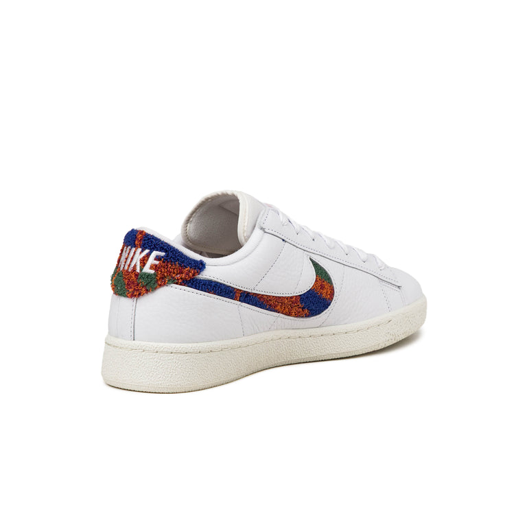 Nike	Tennis Classic PRM - 39 / White / Sail / Safety Orange / White - 3